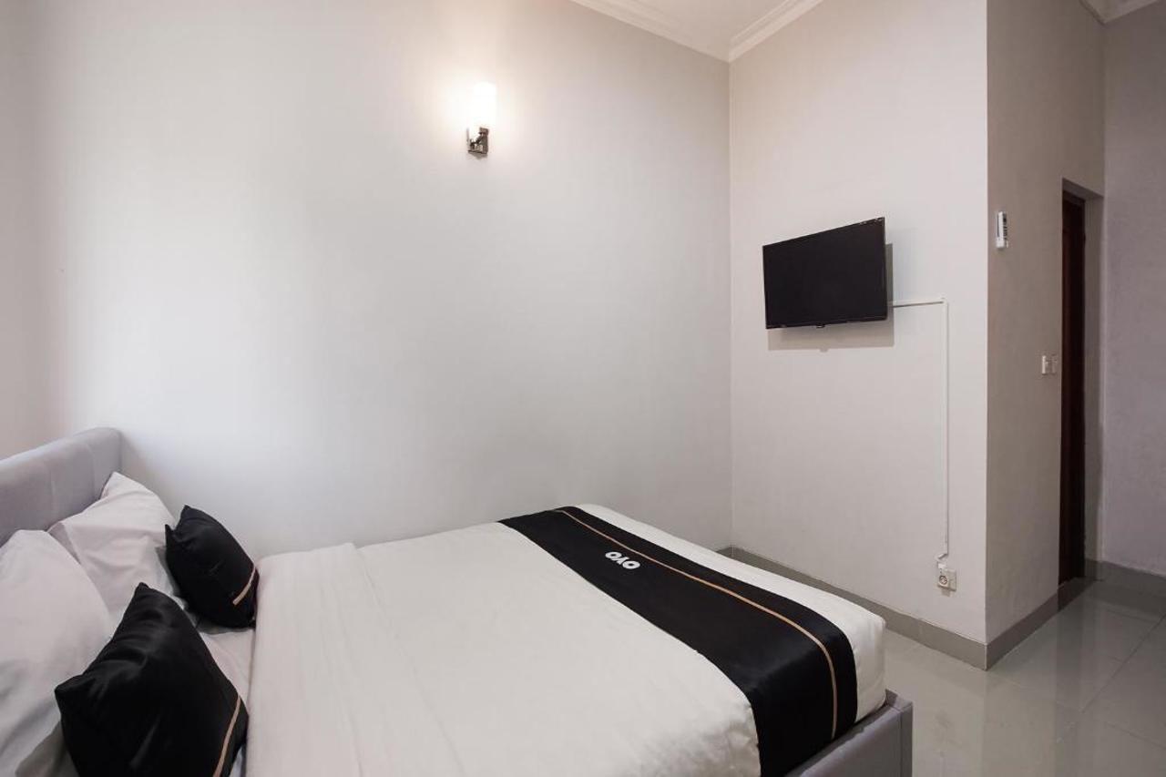 Hotel Oyo 3935 Artha Ambarukmo Exclusive 2*
